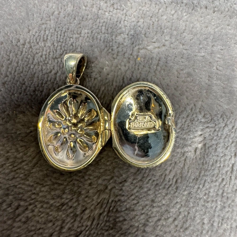 925A Thai Sterling Silver Marcasite Locket Pendant - Picture 3 of 6